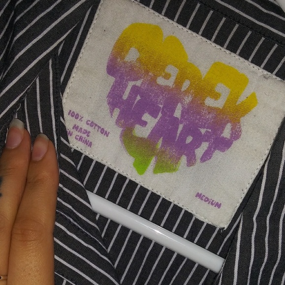 Button down Shirt - Picture 3 of 4